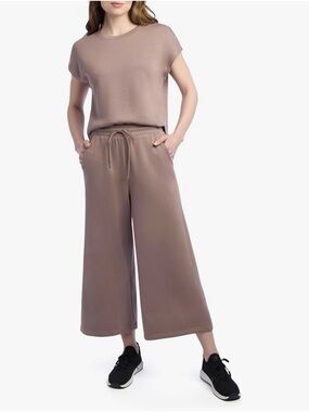 Danskin Women's 2 Piece Cap Sleeve Cloud T-shirt Gaucho Lounge Set